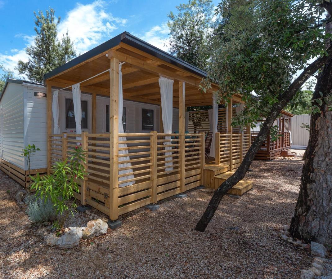 Mobile Homes Crystal Biograd Na Moru Eksteriør bilde