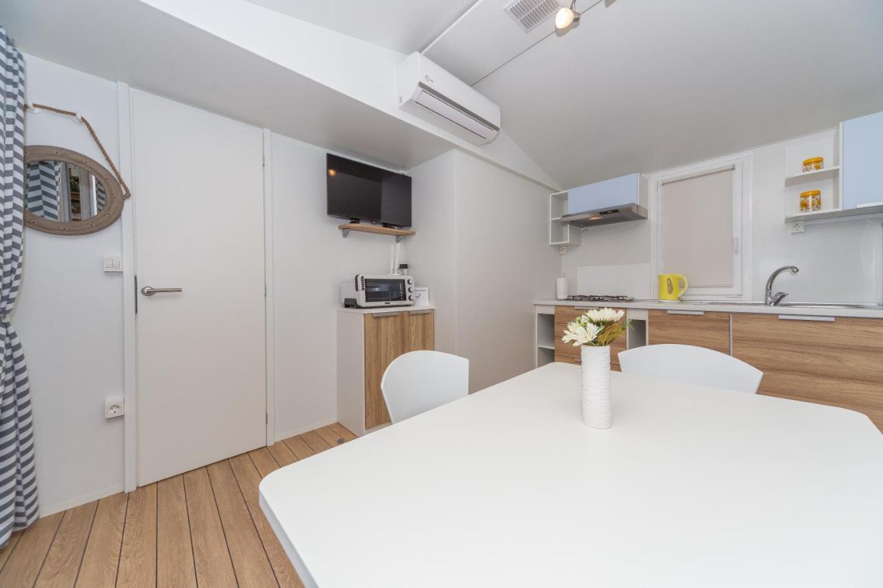 Mobile Homes Crystal Biograd Na Moru Eksteriør bilde