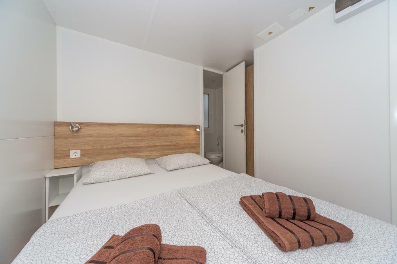 Mobile Homes Crystal Biograd Na Moru Eksteriør bilde