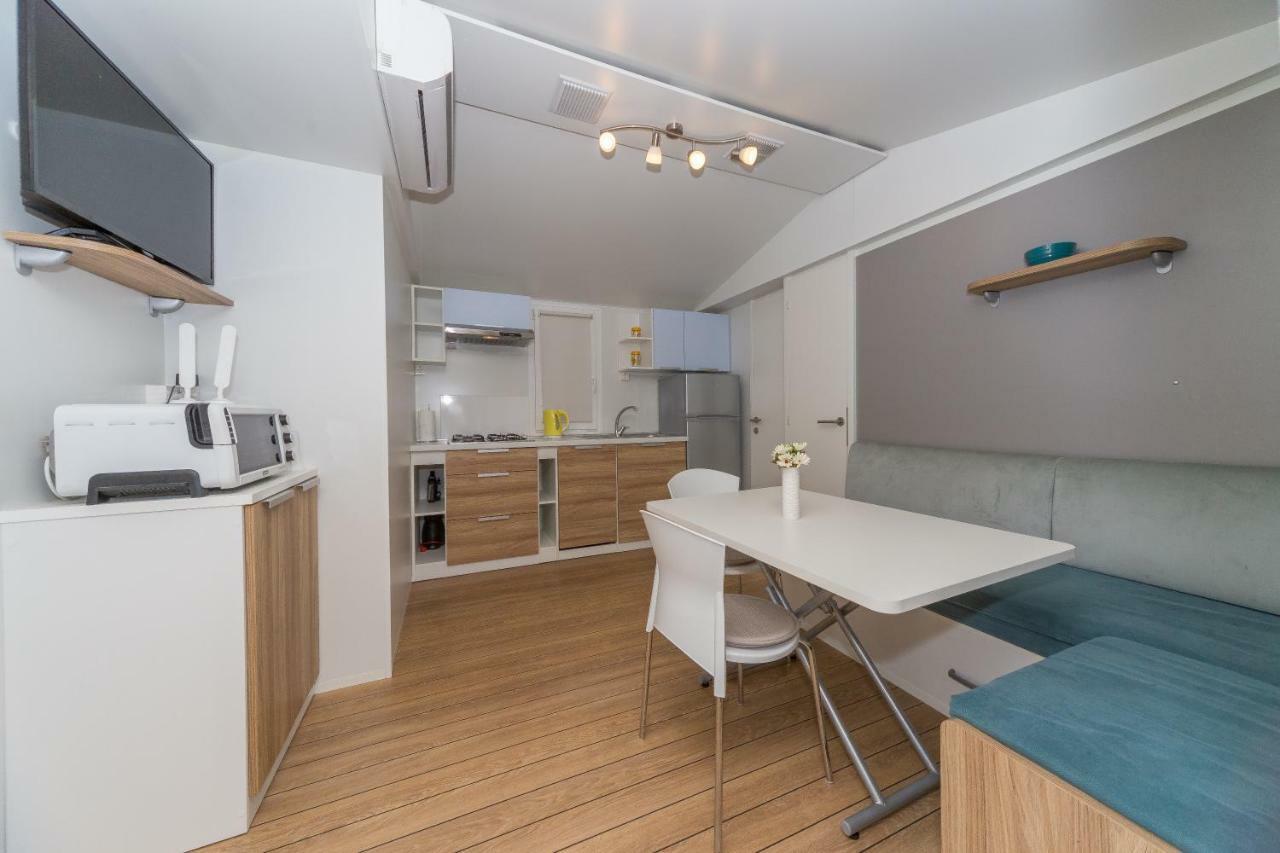 Mobile Homes Crystal Biograd Na Moru Eksteriør bilde