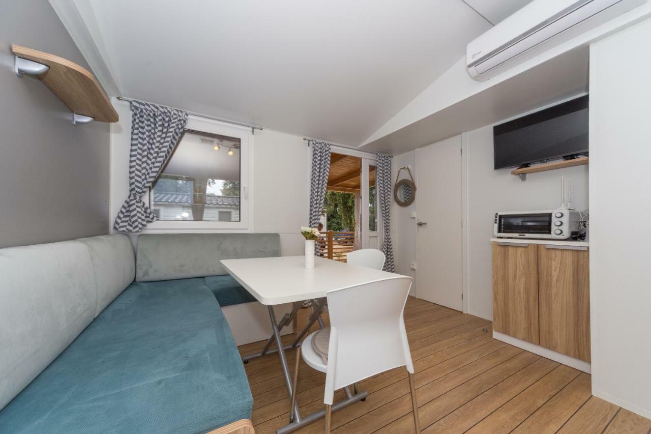 Mobile Homes Crystal Biograd Na Moru Eksteriør bilde